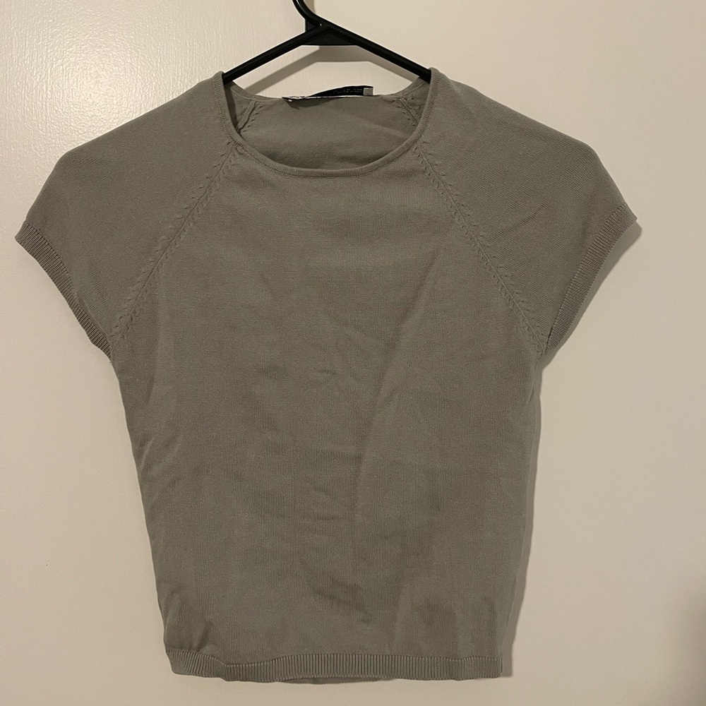 Zara Women's Short Sleeve Gray Tee